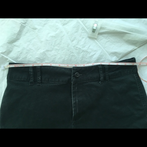 Black sz 8 Gap mini skirt with front and back vents - Picture 4 of 6